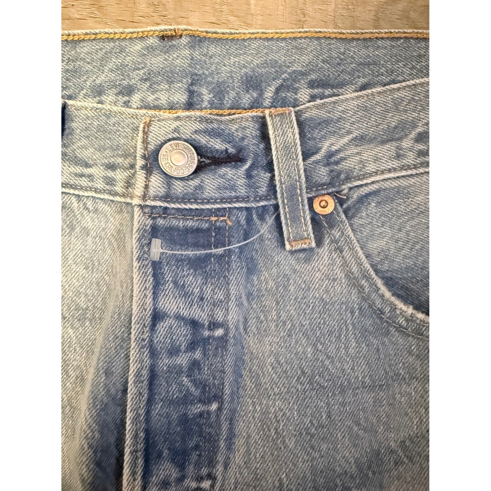 NWOT Levi's 501 Original Jeans Women W32 L30 Light Blue Distressed Straight Leg - Picture 4 of 12